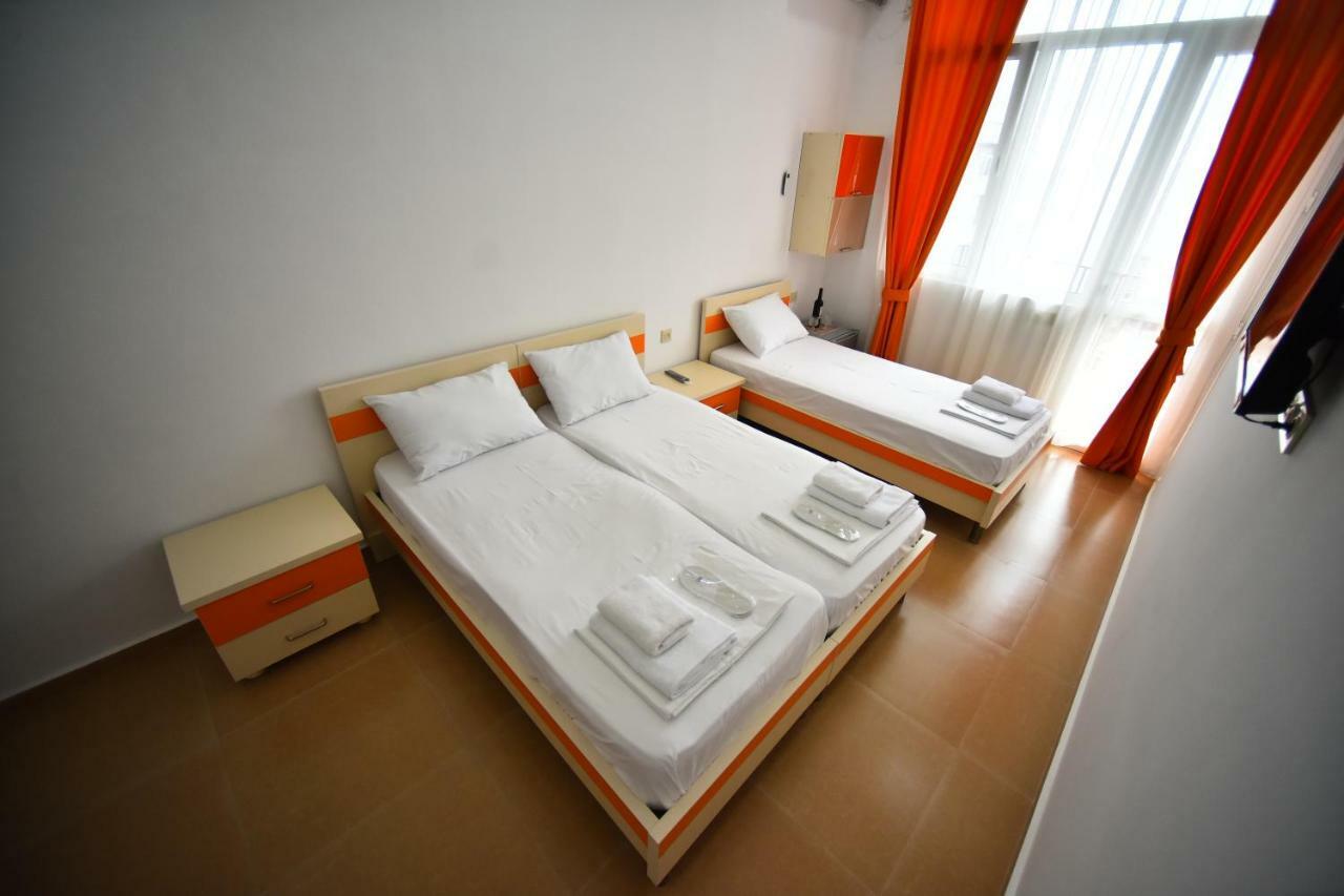 Orange Home Hotel Batumi Exterior foto